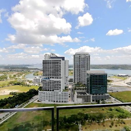 Almas Suites Puteri Harbour Nusajaya  Ngoại thất bức ảnh