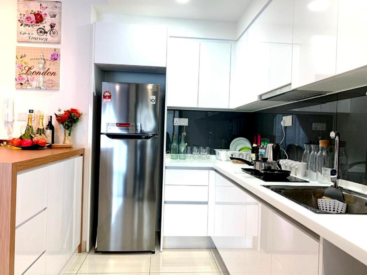 Almas Suites Puteri Harbour Nusajaya  Ngoại thất bức ảnh