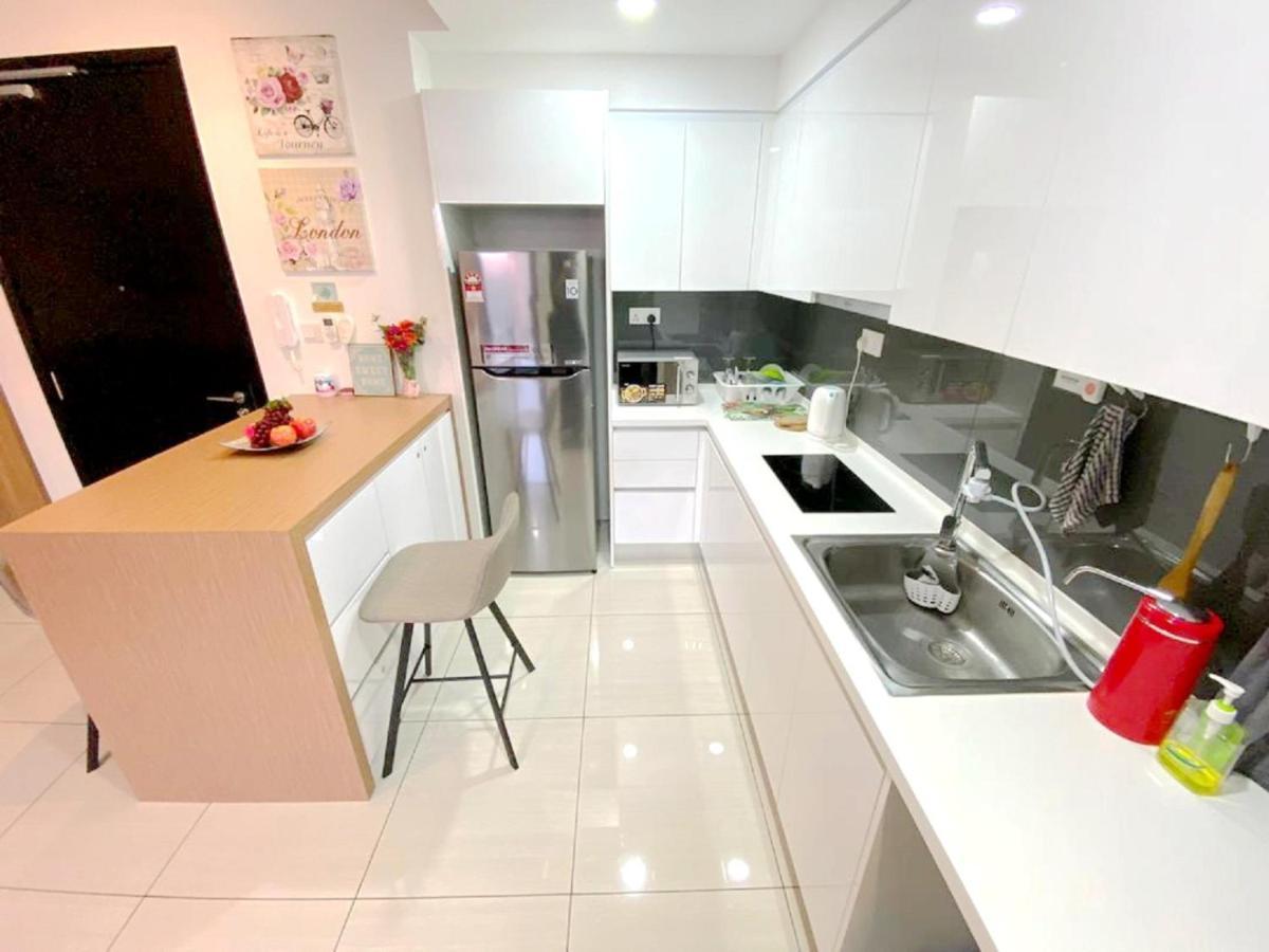 Almas Suites Puteri Harbour Nusajaya  Ngoại thất bức ảnh