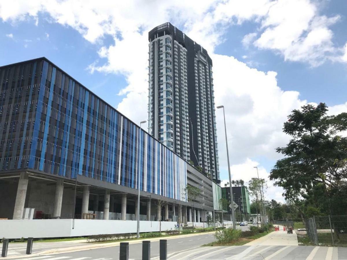Almas Suites Puteri Harbour Nusajaya  Ngoại thất bức ảnh