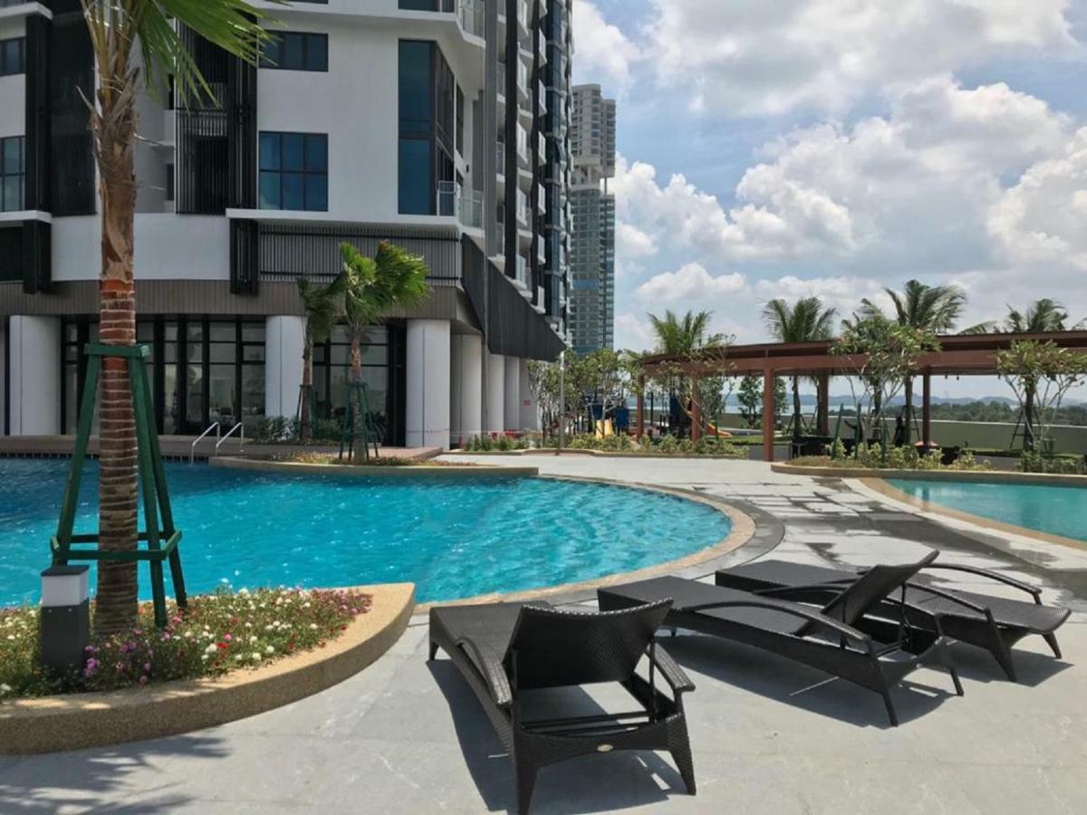 Almas Suites Puteri Harbour Nusajaya  Ngoại thất bức ảnh