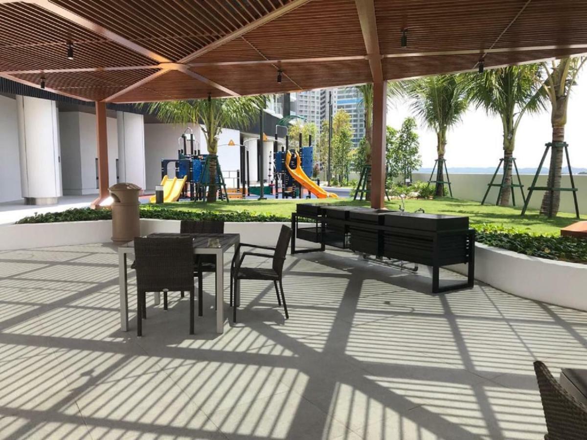 Almas Suites Puteri Harbour Nusajaya  Ngoại thất bức ảnh