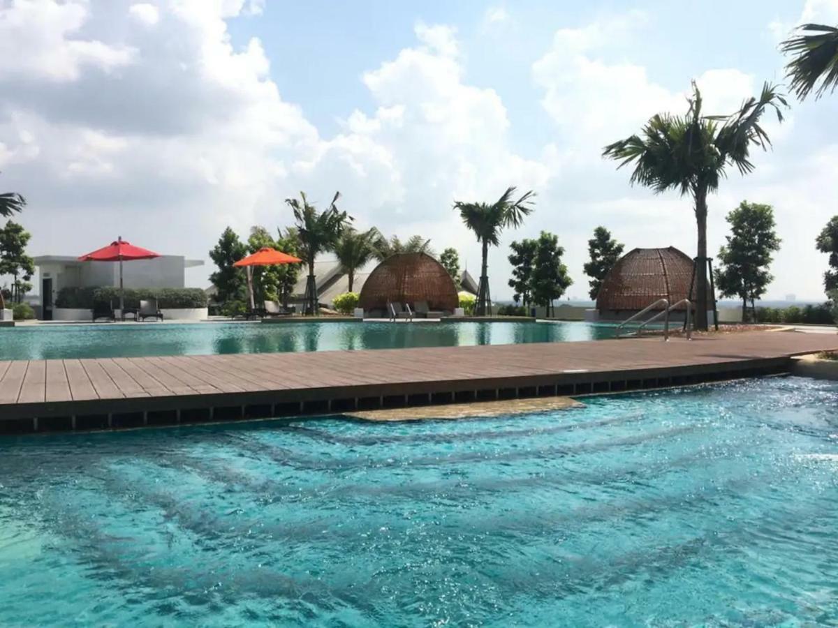 Almas Suites Puteri Harbour Nusajaya  Ngoại thất bức ảnh