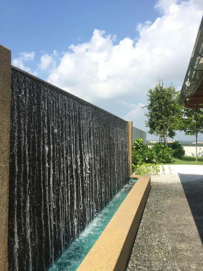 Almas Suites Puteri Harbour Nusajaya  Ngoại thất bức ảnh
